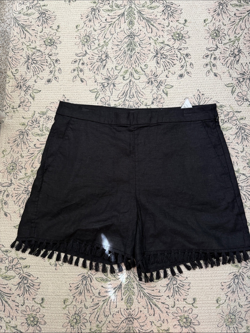 Banana Republic Factory Black linen blend Tassel Hem Women's Shorts size 8
